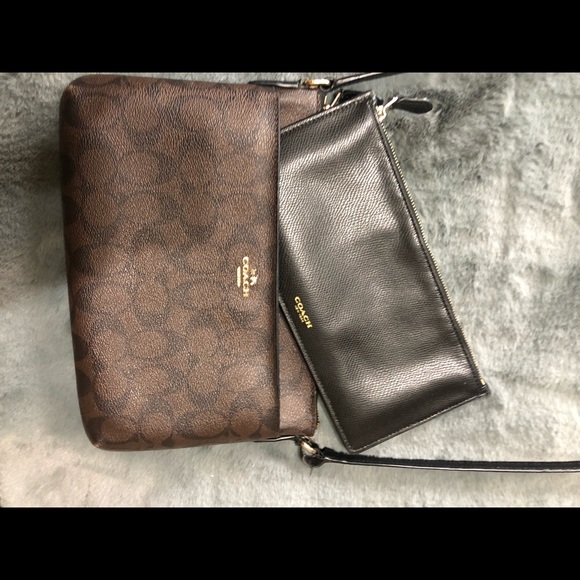 Coach crossbody for small tablets/e-readers - Picture 2 of 8